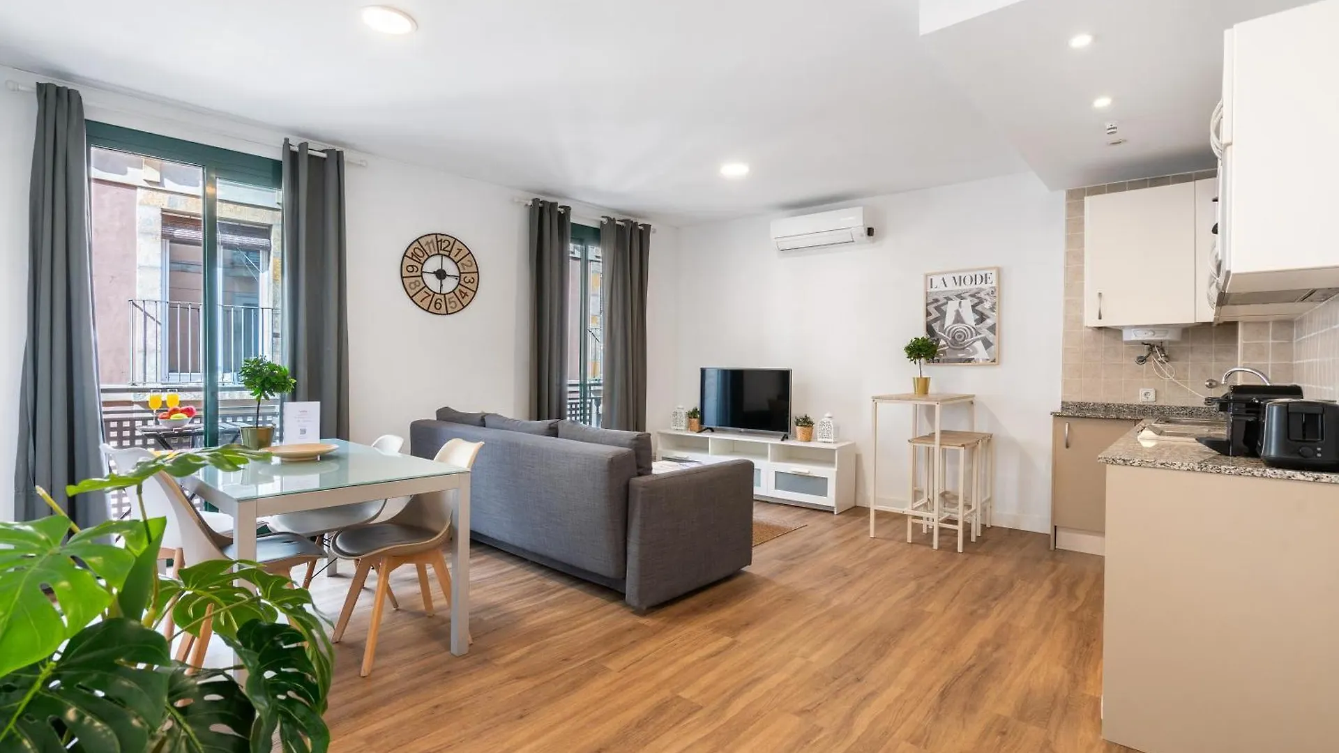 Lodging Apartments Liceu G2 Barcelona 0*,  Spain