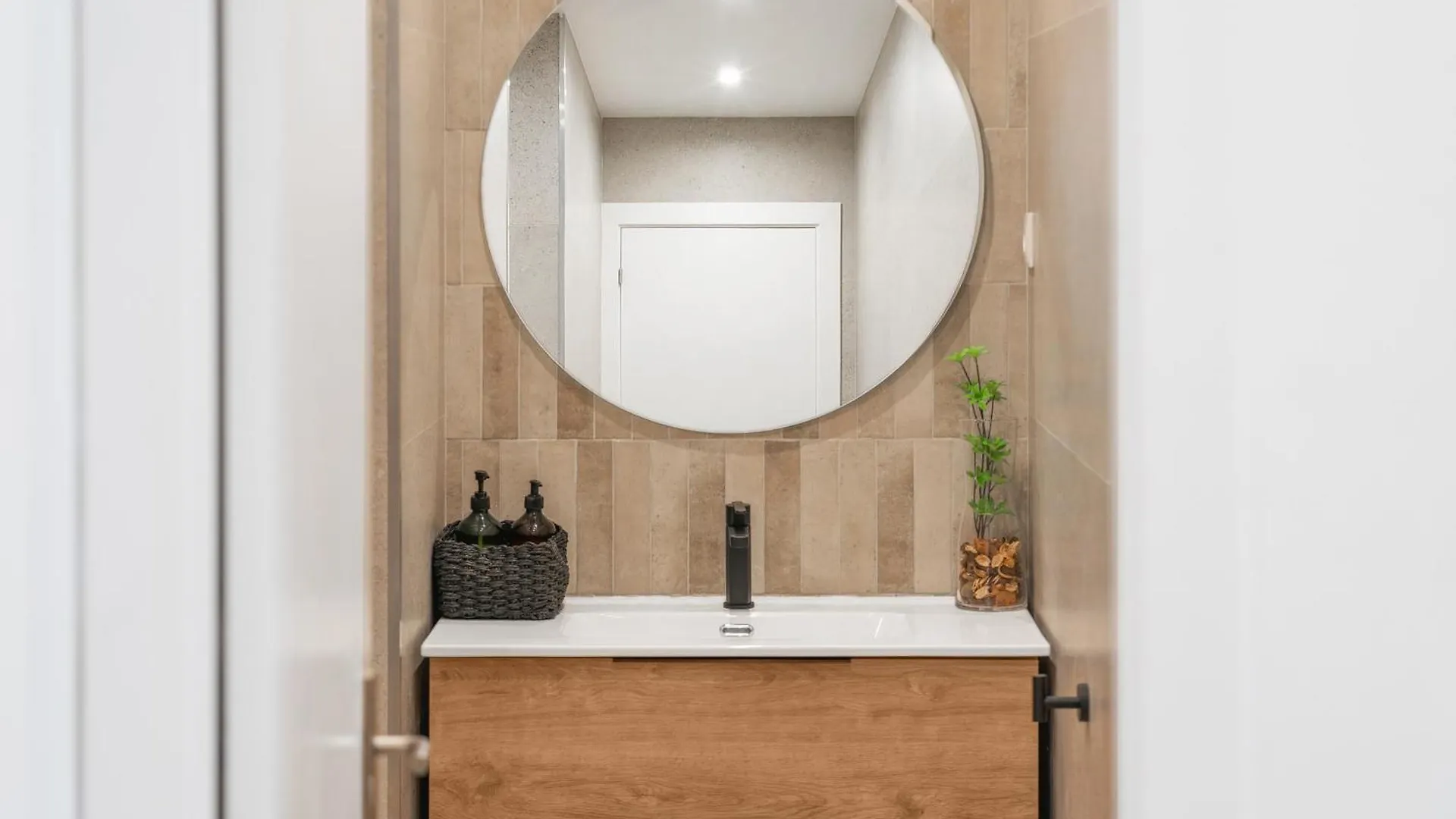 Lodging Apartments Liceu G2 Barcelona Spain